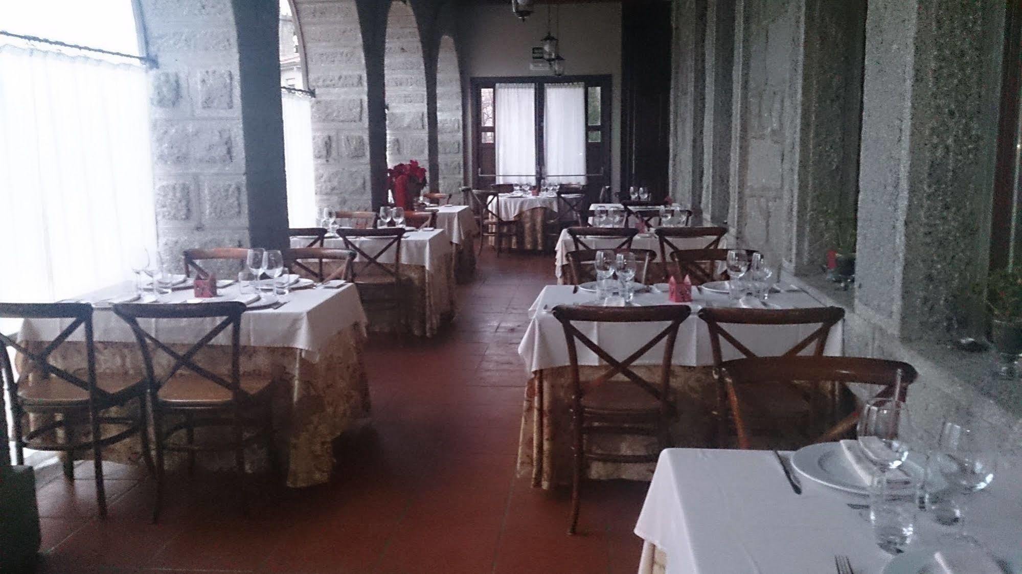 Posada Real Restaurante El Linar Del Zaire Burgohondo Eksteriør billede